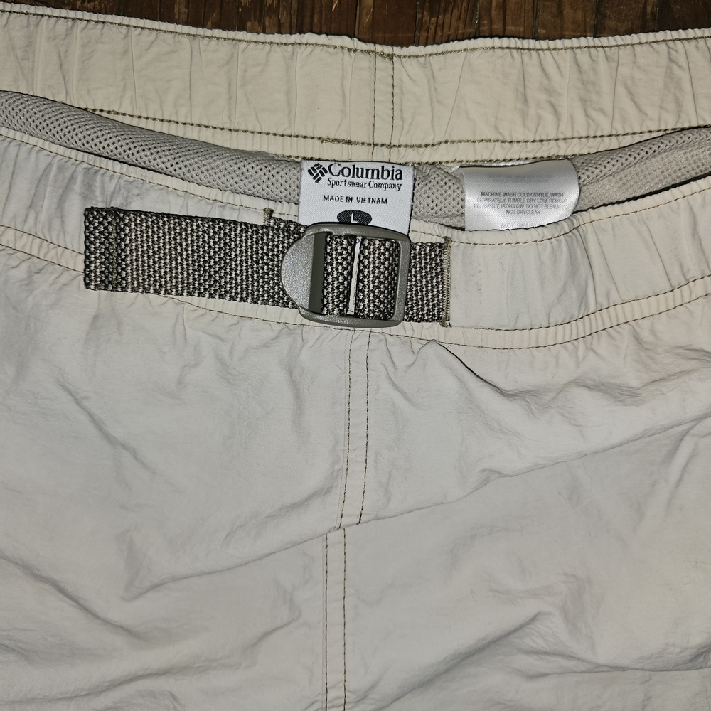 Columbia Beige Casual Shorts